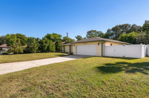 3 Bedroom Pool Home Less than 5 Miles to Beaches home